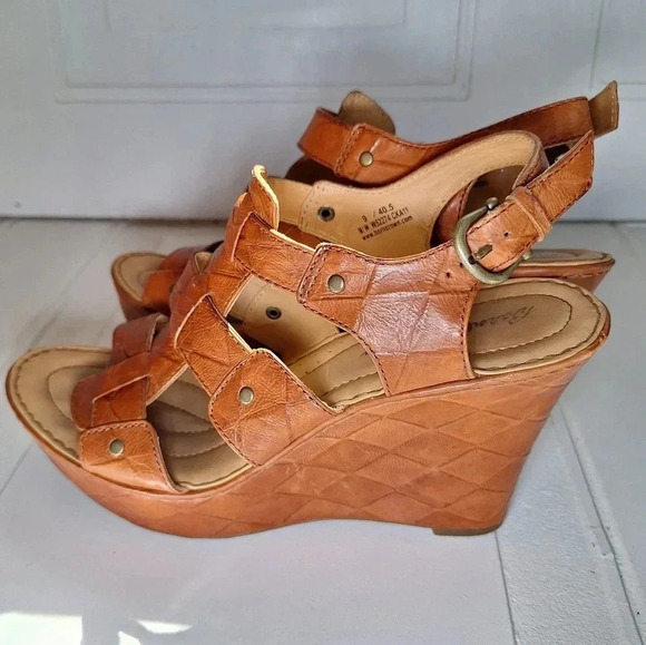 Born Brown/Camel Colored Crown Genuine Leather Wedge Size 9 - Picture 11 of 16